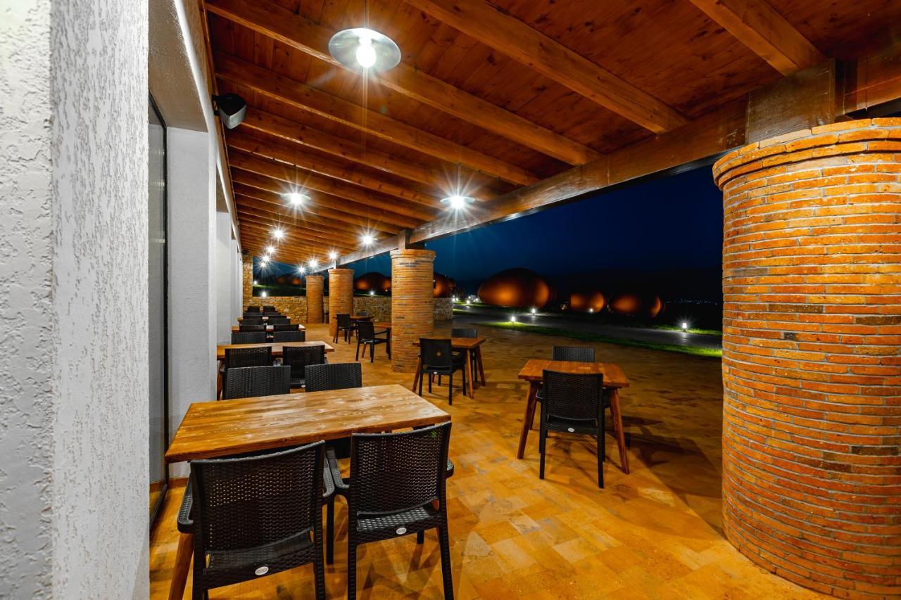 Hotel Qvevrebi Telavi Exteriér fotografie
